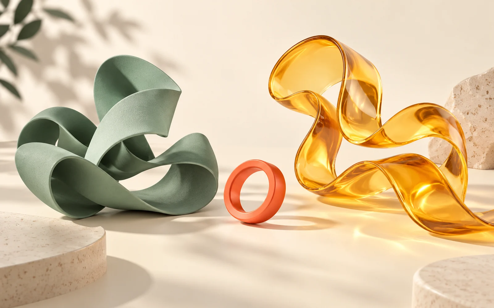 Deux rubans sculpturaux distincts, jade mat et ambre transparent, avec un anneau corail sur un fond crème.